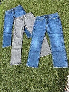 Bundle of Levi’s 32x32 Men's 514, 3 pair blue & grey